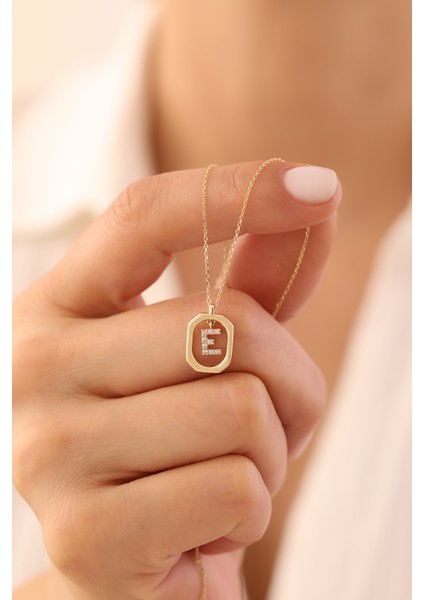 14 Ayar Altın Dikdörtgen Sallantılı Harf Kolye fiyatları