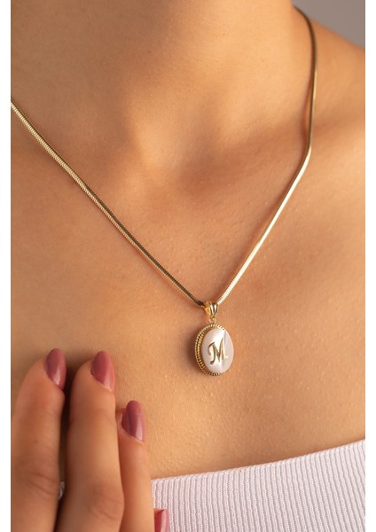 Altın Balık Sırtı Zincir Harf Kolye Sedef