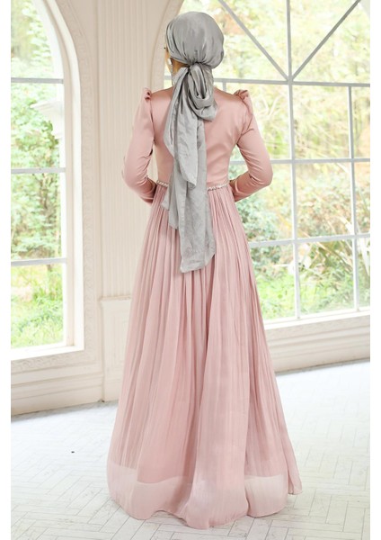 Taş Detaylı Eteği Piliseli Saten ve Yoryo Ipek Tesettür Abiye Elbise Pudra 1046