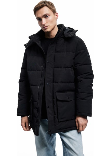 Kapşonlu Çıtçıt Düğmeli Kapaklı Cep Detaylı Şişme Mont