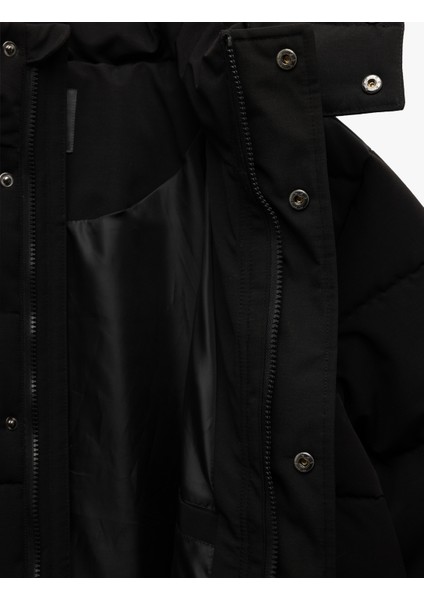 Kapşonlu Çıtçıt Düğmeli Kapaklı Cep Detaylı Şişme Mont