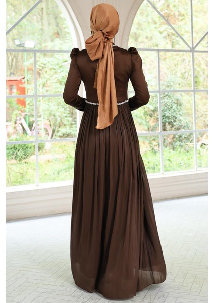 Taş Detaylı Eteği Piliseli Saten ve Yoryo Ipek Tesettür Abiye Elbise Kahve 1046