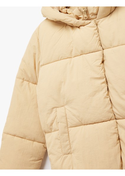 Uzun Kollu Kapşonlu Şişme Mont fırsatları