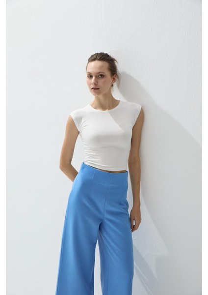 Kadın Beyaz Renk Kısa Kollu Basic T-Shirt