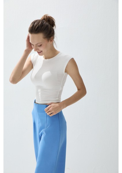 Kadın Beyaz Renk Kısa Kollu Basic T-Shirt modelleri