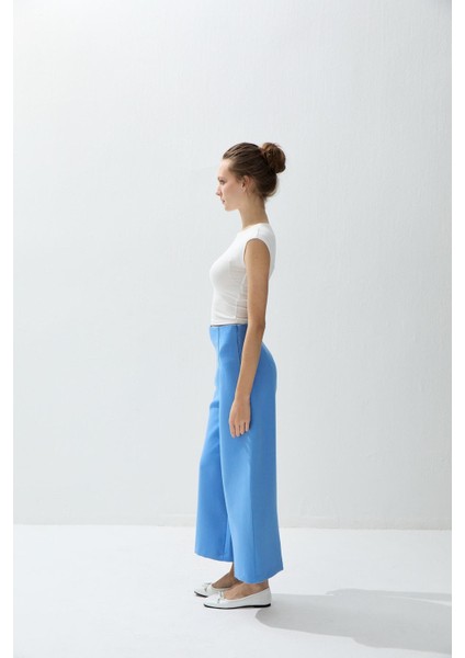 Kadın Beyaz Renk Kısa Kollu Basic T-Shirt fırsatları