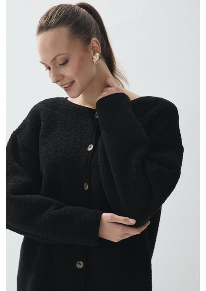 Kadın Siyah Renk Iliklenebilir Uzun Peluş Ceket modelleri