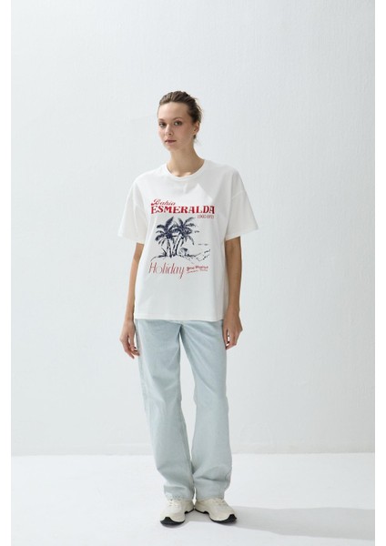 Kadın Ekru Renk Baskılı Oversize T-Shirt fırsatları