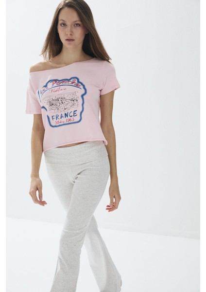 Kadın Pembe Renk Baskılı Kayıkçı Yaka Kısa Kollu T-Shirt