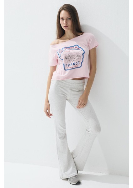 Kadın Pembe Renk Baskılı Kayıkçı Yaka Kısa Kollu T-Shirt fiyatları