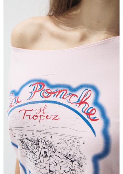 Kadın Pembe Renk Baskılı Kayıkçı Yaka Kısa Kollu T-Shirt indirimleri