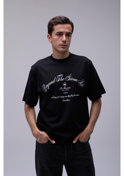 Siyah Oversize Yıldızların Ötesinde Baskılı Tişört