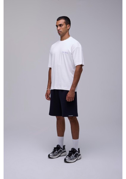 Beyaz Oversize Cesurların Şansı Baskılı Tişört fırsatları