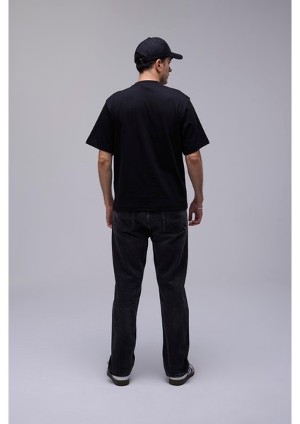 Siyah Oversize Yıldızların Ötesinde Baskılı Tişört fiyatları