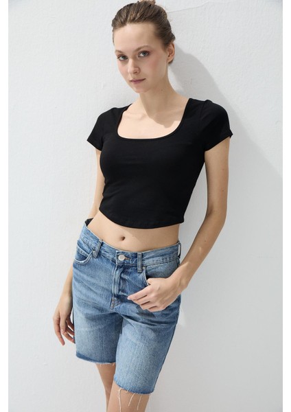 Kadın Siyah Kare Yakalı Kısa Kollu T-Shirt modelleri