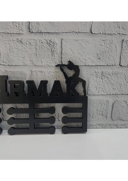 Jimnastik Kişiye Özel Madalya Askısı – 10 mm Siyah Mdf – Sporcu Isimli Askılık modelleri