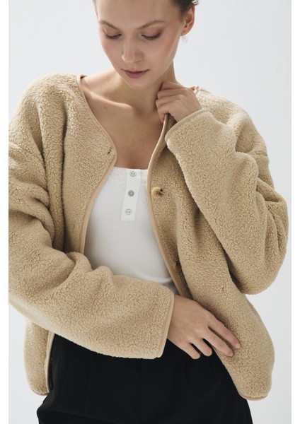 Kadın Camel Renk Iliklenebilir Cepli Peluş Ceket fırsatları