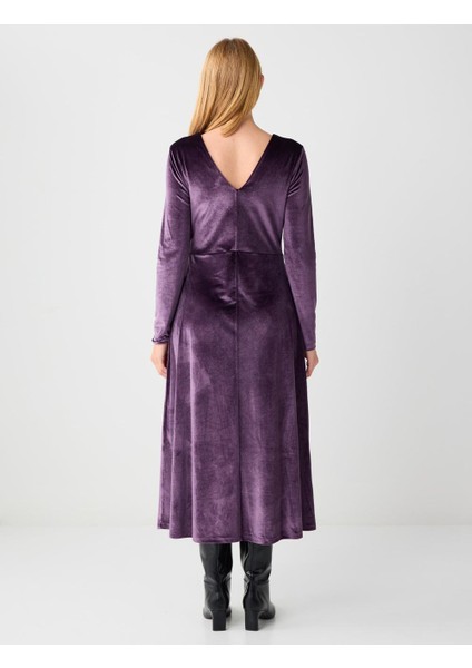 Mürdüm Dökümlü Yaka Uzun Kollu Örme Kadife Uzun Elbise