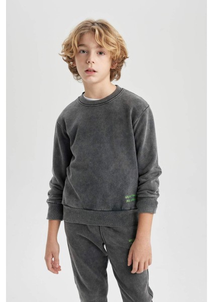 Erkek Çocuk Oversize Geniş Kalıp Bisiklet Yaka Yıkamalı Soluk Efektli Baskılı Sweatshirt