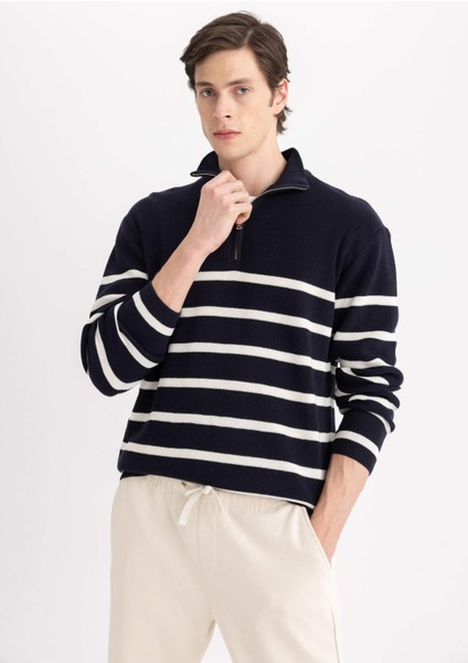 Standart Fit Normal Kesim Dik Yaka Fermuarlı Çizgili Triko Kazak B9717AX24AU