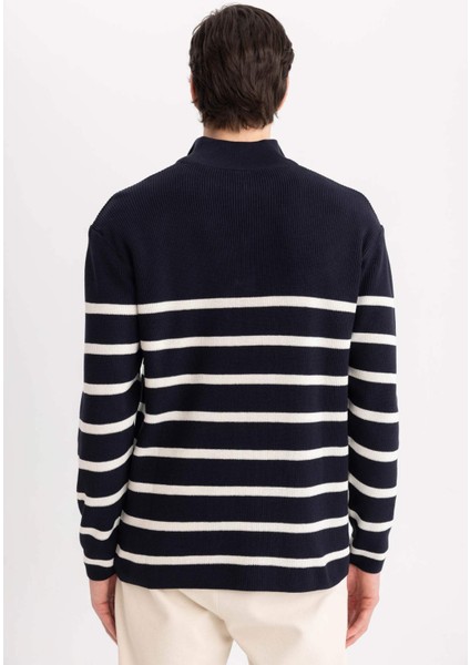 Standart Fit Normal Kesim Dik Yaka Fermuarlı Çizgili Triko Kazak B9717AX24AU