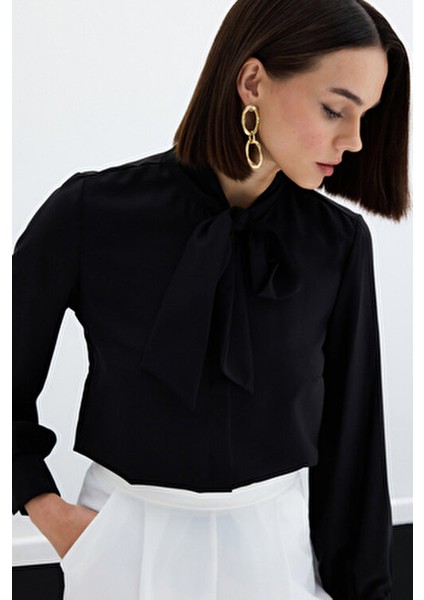 Kadın Siyah Gömlek Uzun Kol Düz Renk Günlük Kullanım İçin Fular Detaylı
