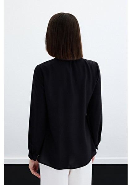 Kadın Siyah Gömlek Uzun Kol Düz Renk Günlük Kullanım İçin Fular Detaylı