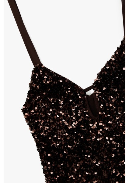 Pencere Detaylı V Yaka Kolsuz Pullu Payetli Mini Abiye Elbise modelleri