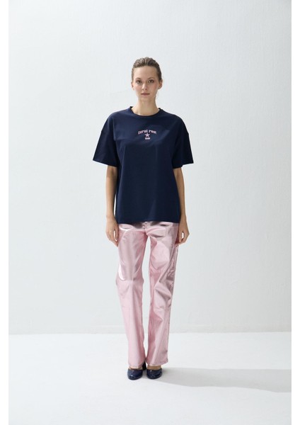 Kadın Lacivert Renk Pembe Sim Baskılı Oversize T-Shirt fırsatları
