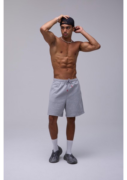 Gri Oversize Kalın Kumaş Geniş Kesim Şort modelleri