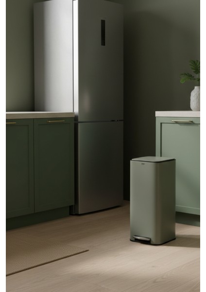 Delta 30 L Kare Pedallı Çöp Kovası Yeşil | Yavaş Kapanma, Kolay Temizlik Çıkarılabilir Yıkanabilir İç Sepet fırsatları