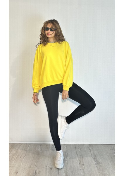 Kadın Bisiklet Yaka Üç Iplikli Uzun Kollu Oversize Basic Sweatshirt modelleri