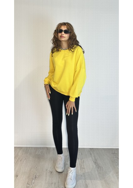 Kadın Bisiklet Yaka Üç Iplikli Uzun Kollu Oversize Basic Sweatshirt fırsatları