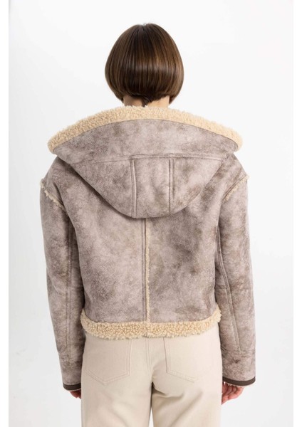 Regular Kalıp Kapüşonlu İçi Suni Kürkü Crop Suni Deri Ceket C3672AX23CW