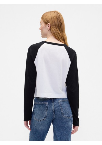 Kadın Siyah Relaxed Crop Gap Logo T-Shirt fırsatları