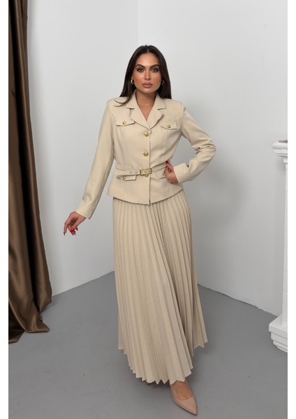 Kadın Ikili Alt Üst Takım Şık Kemerli Cep ve Düğme Detaylı Kısa Blazer Ceket Piliseli Uzun Etek Takım