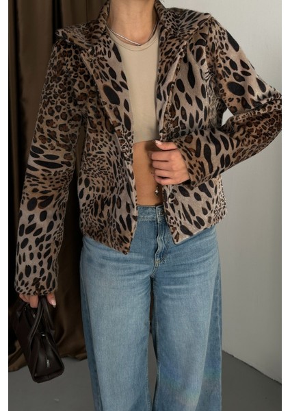 Kadın Ceket Kısa Leopar Desenli Fox Kumaş Ceket Yaka Düğmeli Kürk Mont