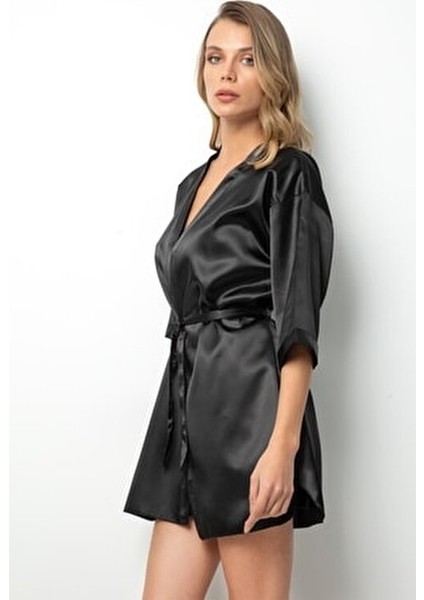 Kuşaklı Saten Sabahlık Kadınlar İçin Şık ve Rahat Tasarım Siyah Renk