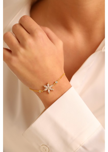 (Premium Işıklı Kutulu) 925 Ayar Gümüş Beyaz Taşlı Lotus Çiçeği Kadın Bileklik fiyatları