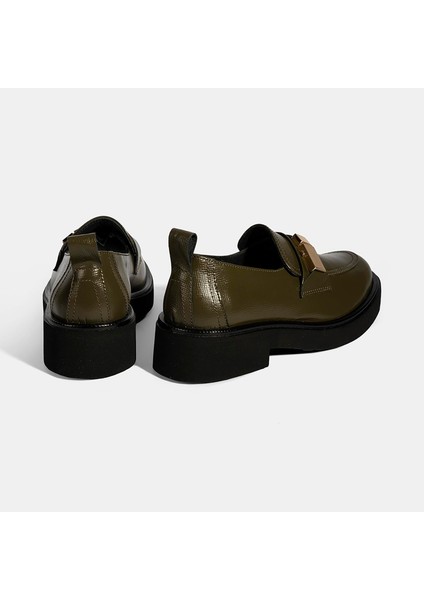 Kadın Yeşil Metal Toka Aksesuarlı Deri Loafer