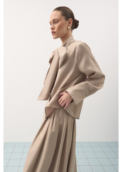 Fular Detaylı Takım Vizon fırsatları