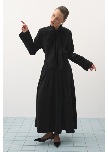 Fular Detaylı Takım Siyah