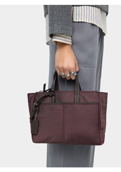 Teknik Kumaş Çapraz Askılı Tote Çanta