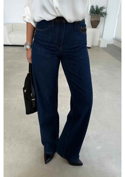 Siyah Detaylı Mavi Jean fırsatları