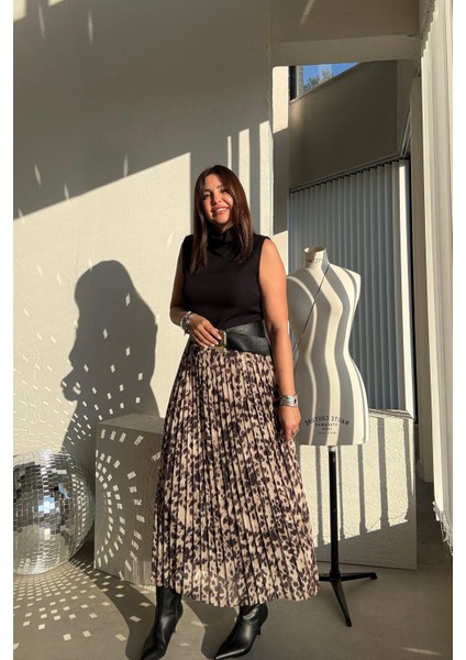 Siyah Leopar Piliseli Kemerli Elbise fırsatları