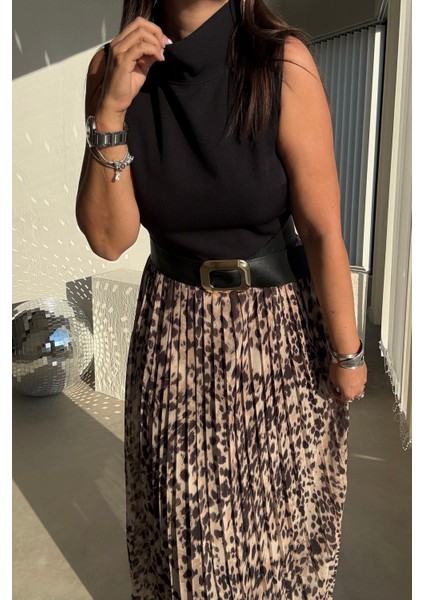 Siyah Leopar Piliseli Kemerli Elbise