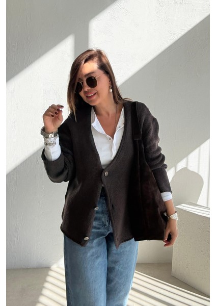 Kahverengi Üç Düğmeli Hırka fırsatları