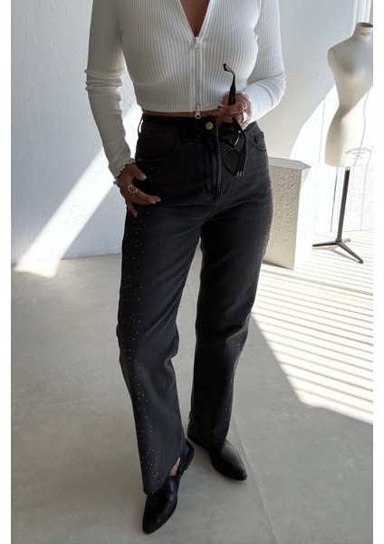 Siyah Zımbalı Taşlı Jean indirimleri