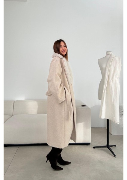 Bej Yakası Kürklü Uzun Kaban