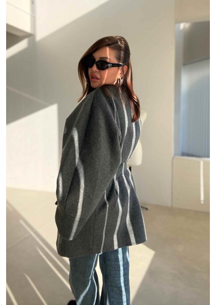 Gri Kuşaklı Kısa Kaban